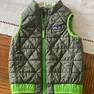 Two in one! Reversible Patagonia size 4T